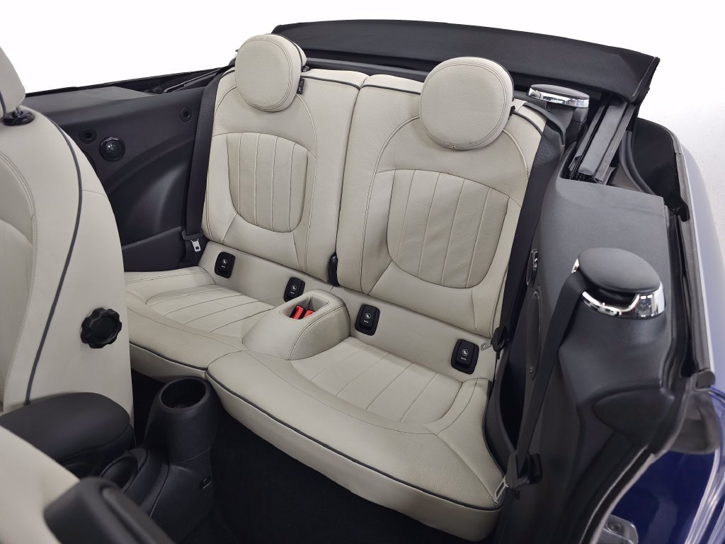 Used 2019 Blue Metallic MINI Iconic image 27