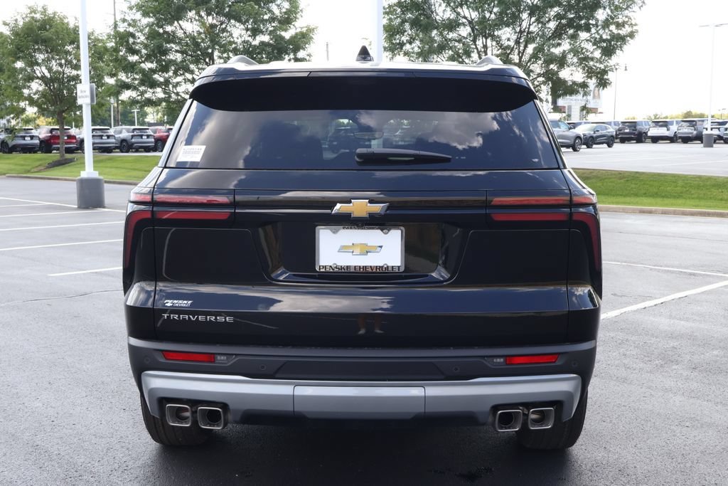 2027 Chevrolet Traverse LT - Photo 6