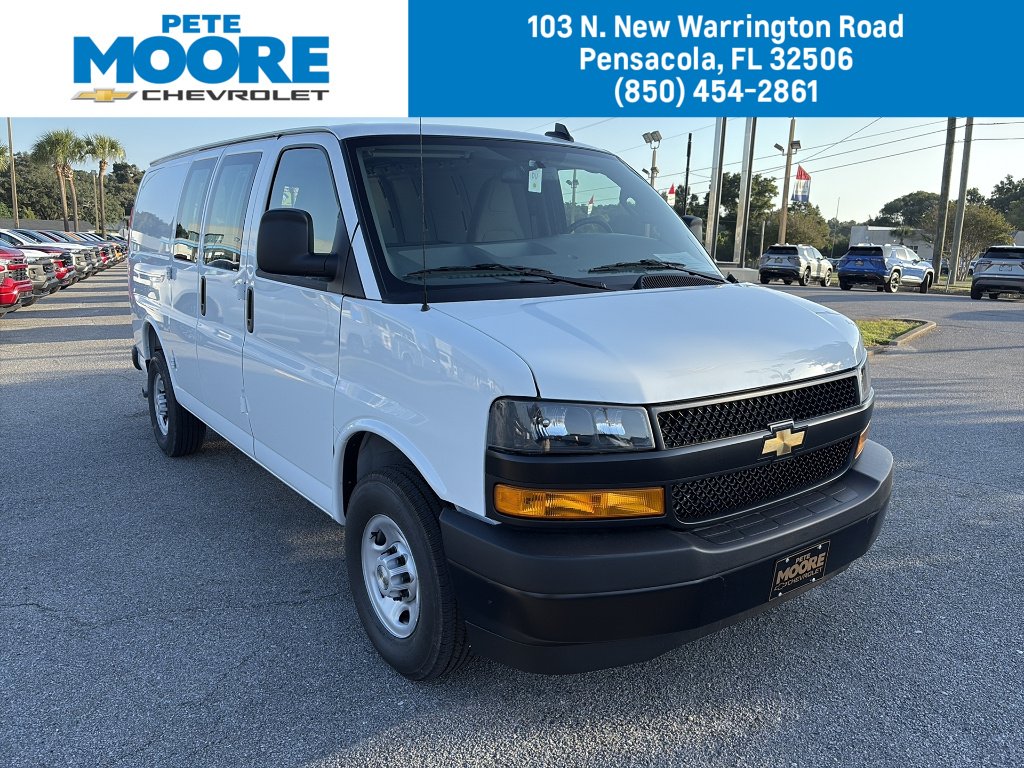 2025 Chevrolet Express 2500 Work Van HD's photo