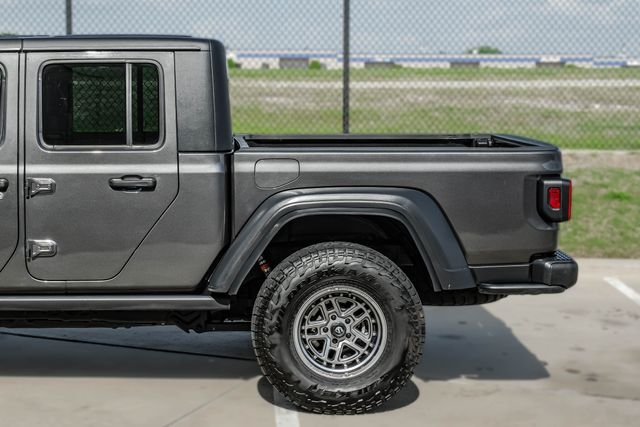 Used 2022 Gray Jeep Rubicon image 17