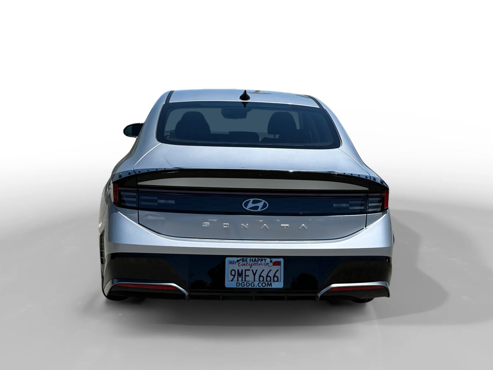 Certified Used 2024 Aero Silver Hyundai SEL image 4
