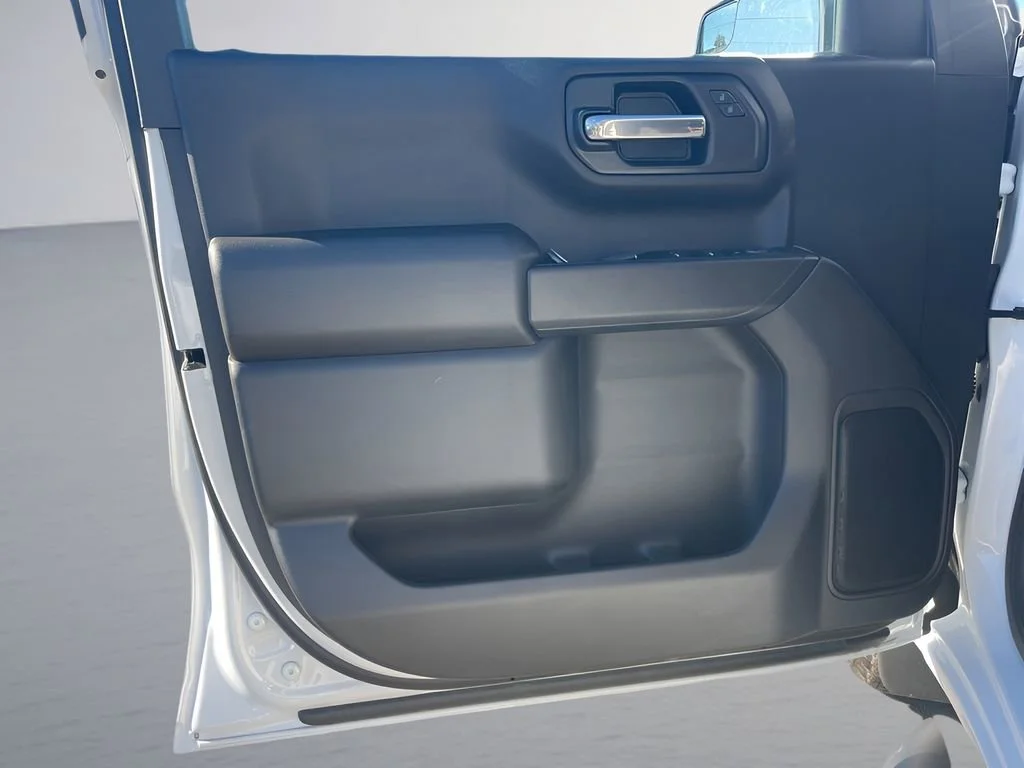 Used 2025 Summit White Chevrolet Custom image 29