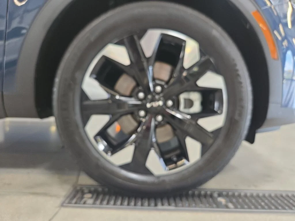 Used 2024 Blue Kia X-Line Prestige image 28