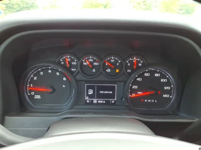 Used 2025 White Chevrolet Custom image 21