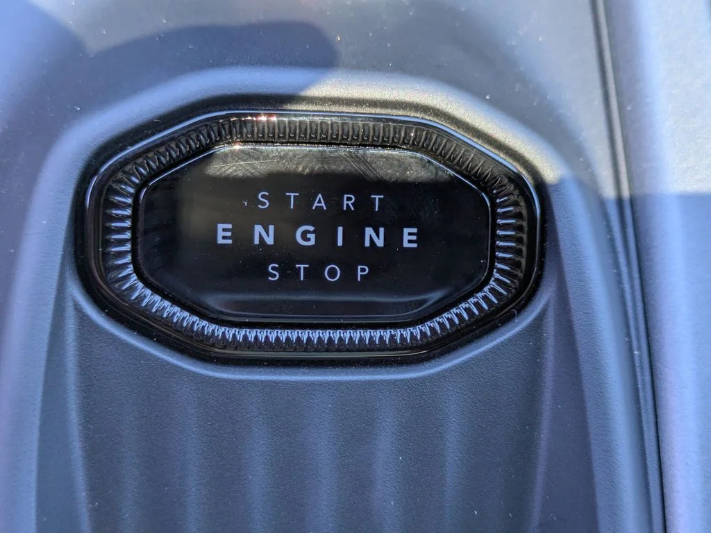 New 2026 White Knuckle Exterior Paint Dodge R/T Plus image 32