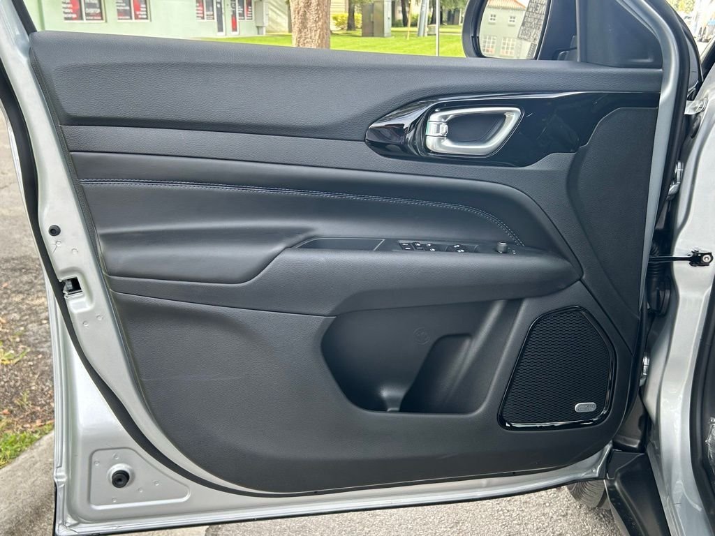2025 Jeep Compass Limited - Photo 23