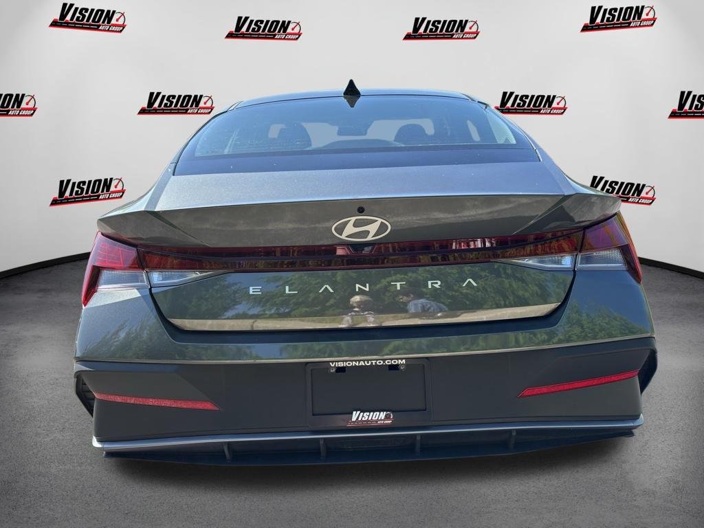 New 2026 Gray Hyundai SE image 6