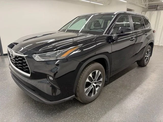 Certified Used 2025 Black Toyota XLE image 5