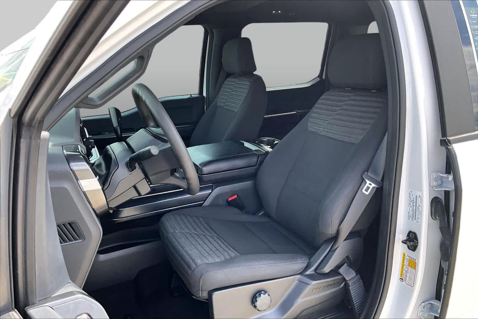 Used 2022 Oxford White Ford XL image 8