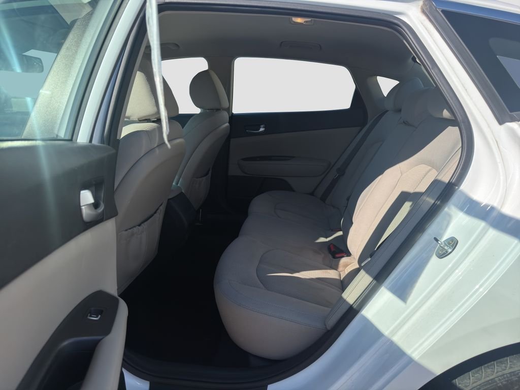 Used 2016 White Kia LX image 13