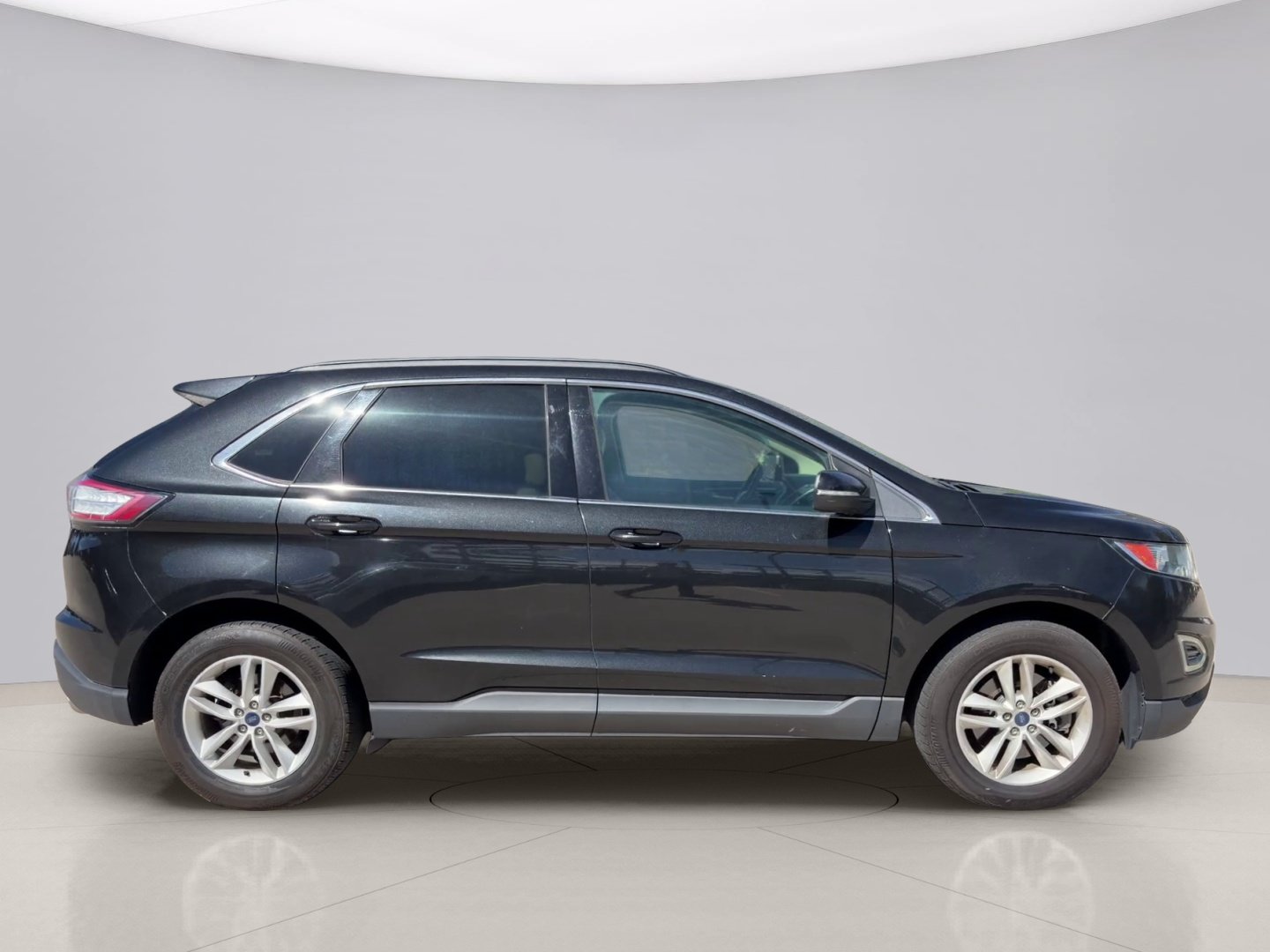 Used 2015 Black Ford SEL image 4