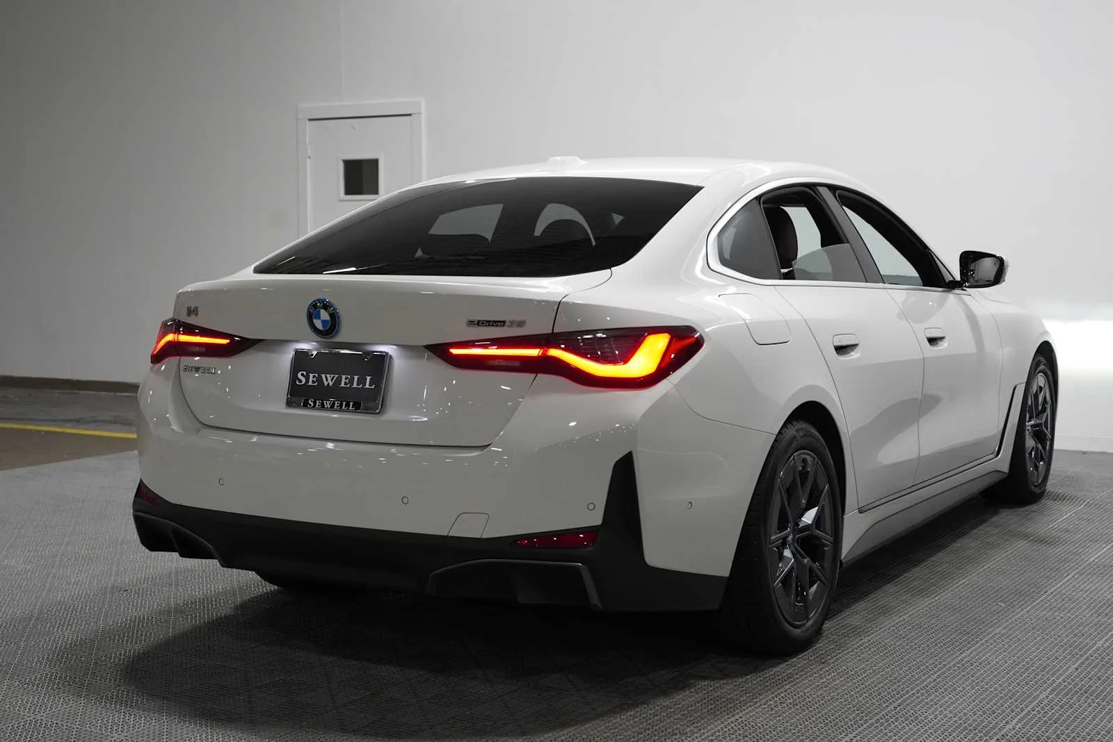 Certified Used 2024 Alpine White BMW eDrive35 image 4
