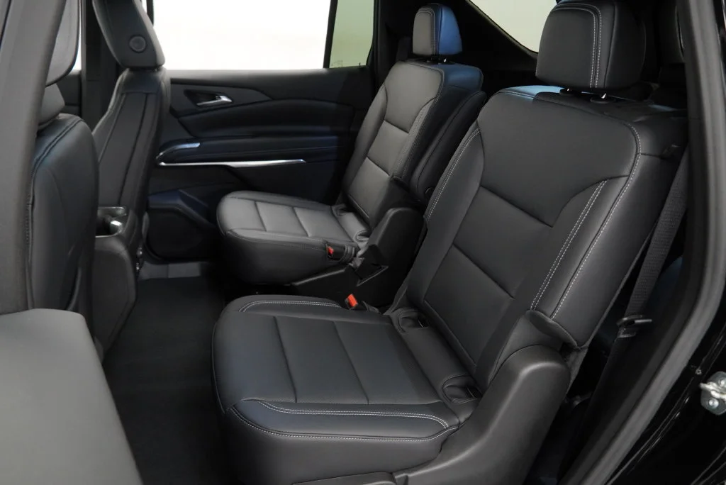 New 2027 Mosaic Black Metallic Chevrolet LT image 5