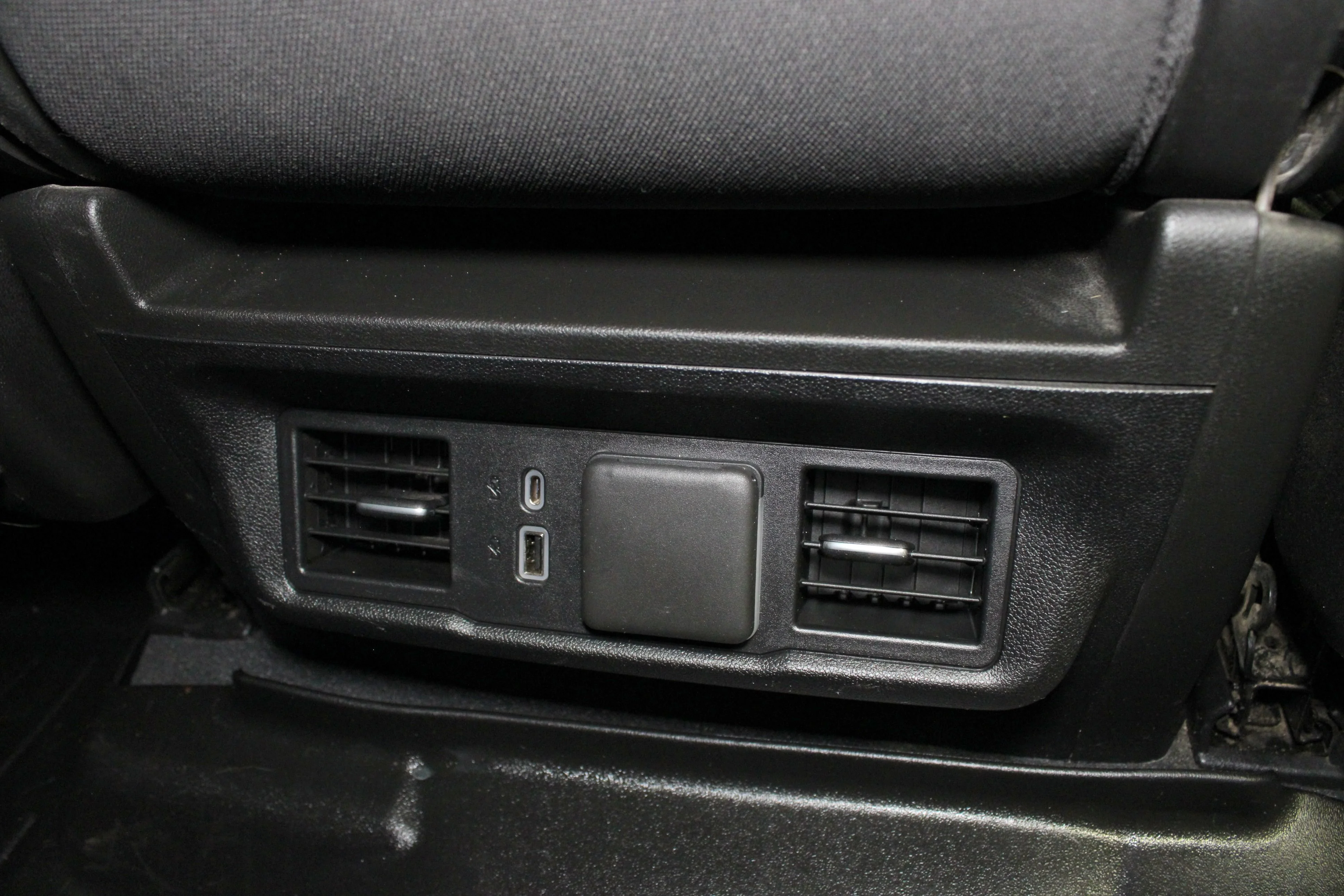 Used 2023 Summit White GMC SLE image 17
