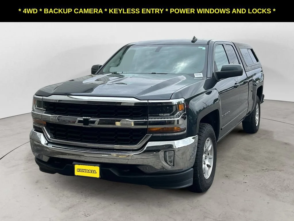 Used 2018 GRAPHITE METALLIC Chevrolet LT image 1