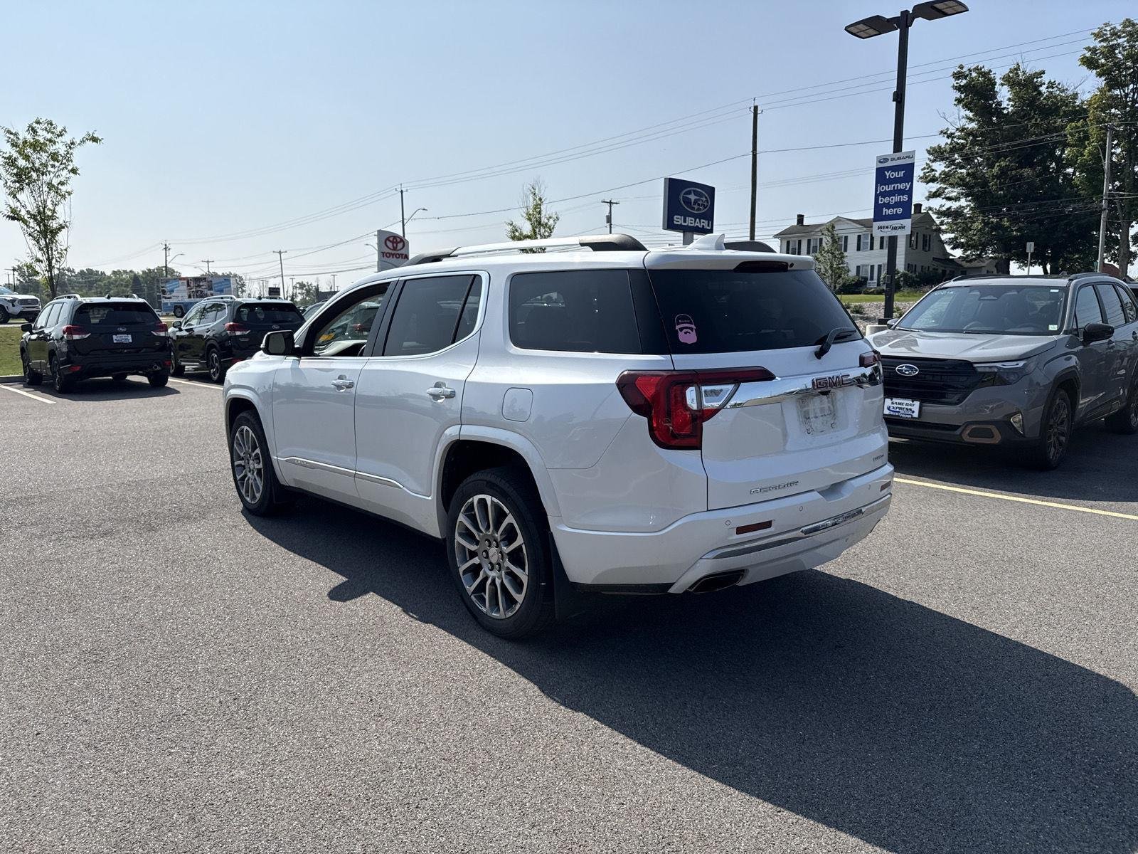 Used 2023 White Frost Tricoat GMC Denali image 5