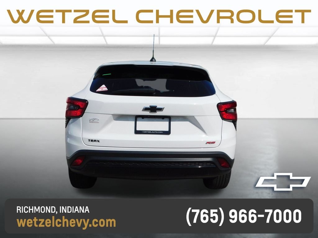 Used 2024 White Chevrolet 1RS image 4
