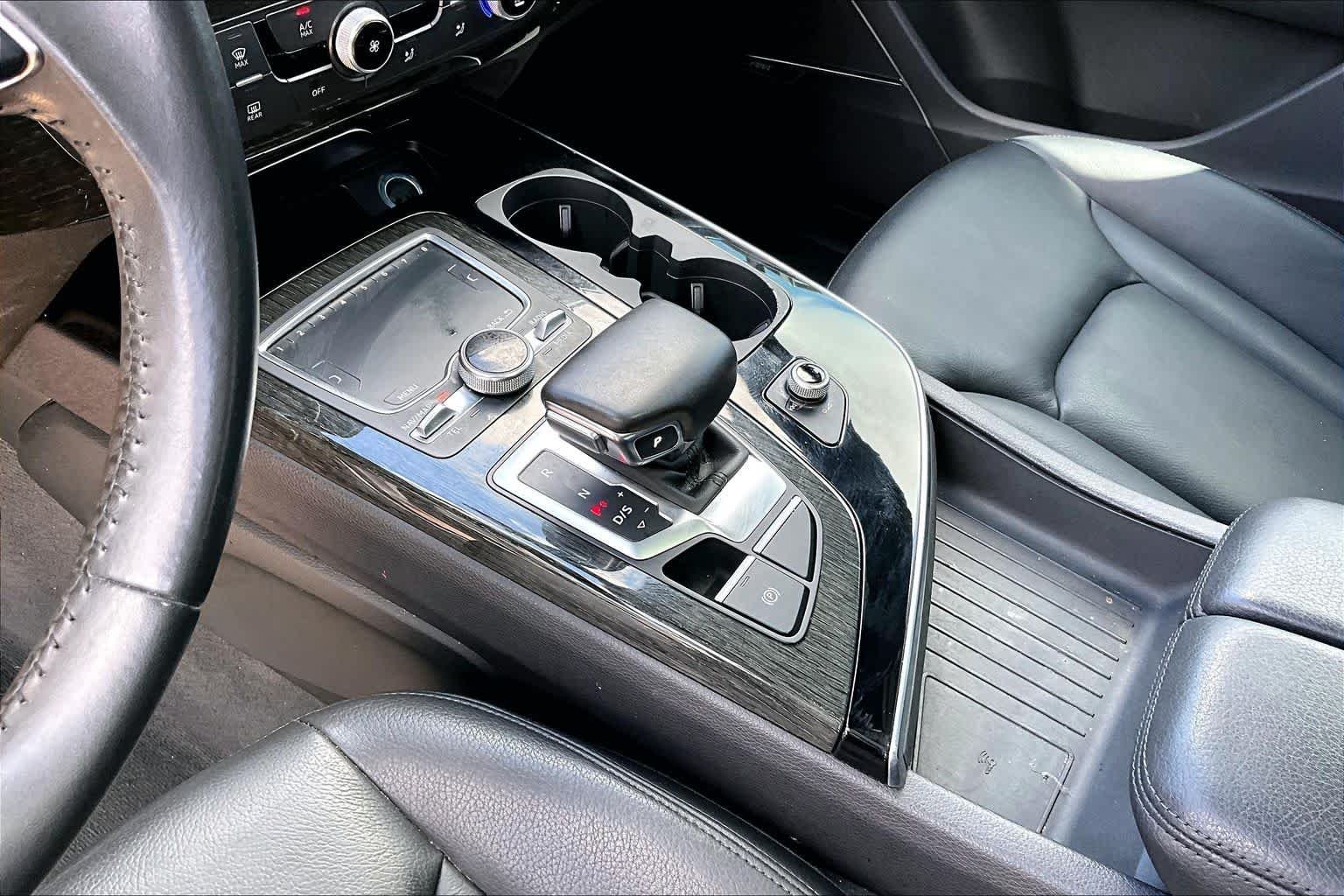 Used 2018 Florett Silver Metallic Audi Premium Plus image 16