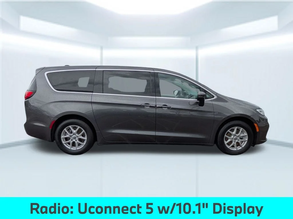 Used 2023 Gray Chrysler Touring L image 8
