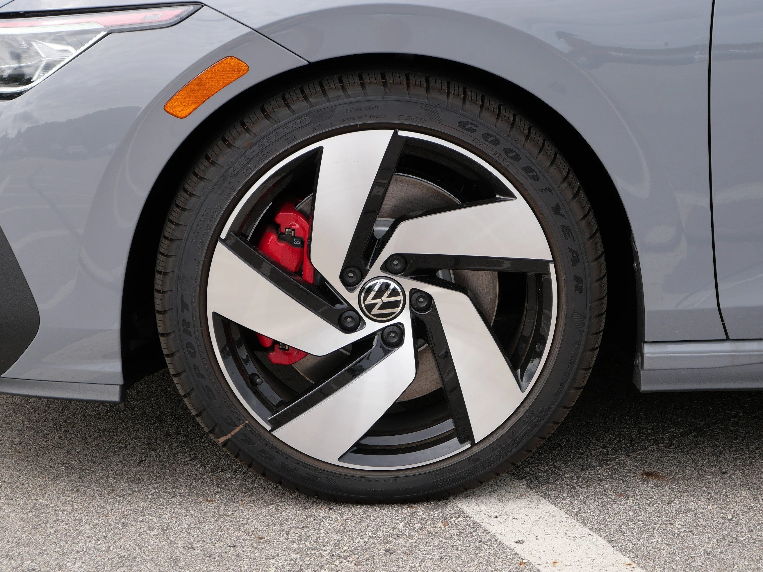 New 2026 Moonstone Gray Volkswagen S image 4