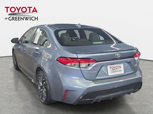 Used 2020  Toyota SE image 6