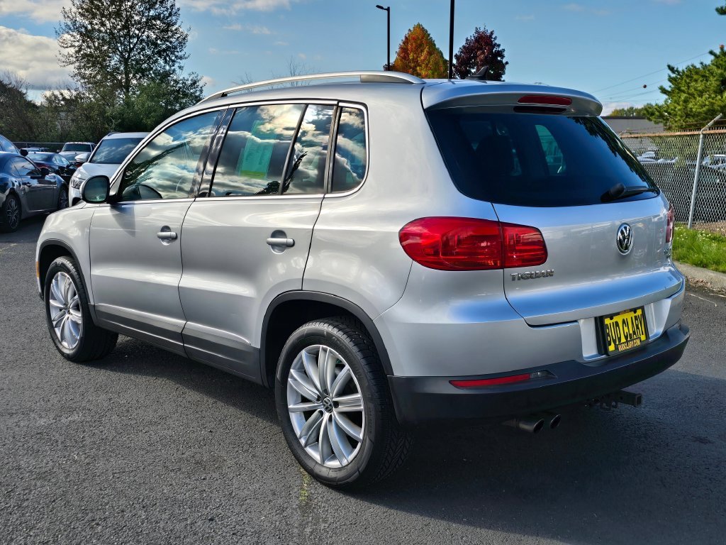 Used 2012 Silver Volkswagen SE image 3