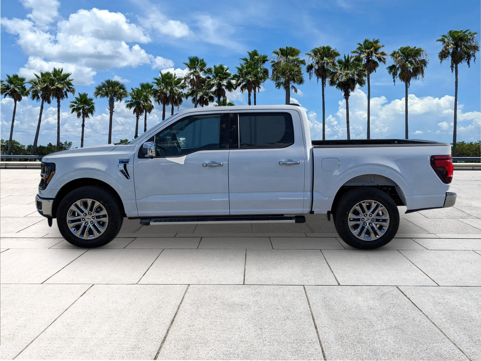 New 2026 Oxford White Ford XLT image 5