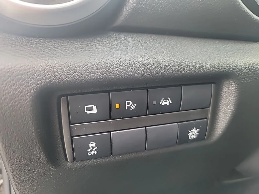 Used 2025 Black Nissan 1.6 S image 9