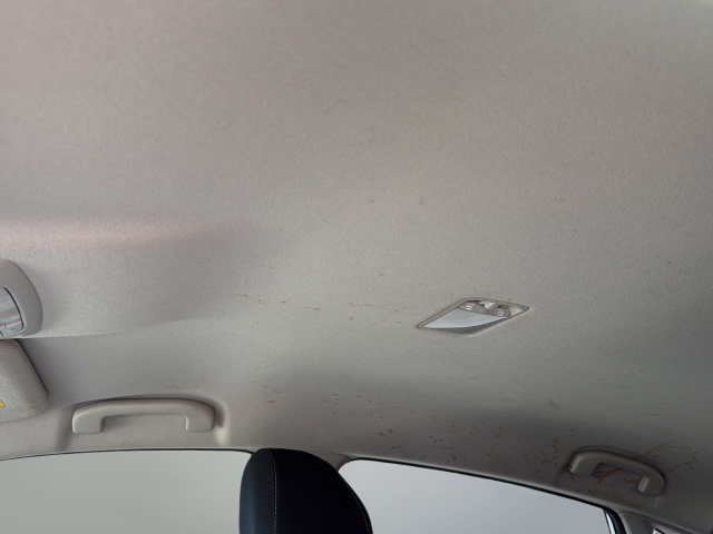 Used 2016 White Nissan S image 19
