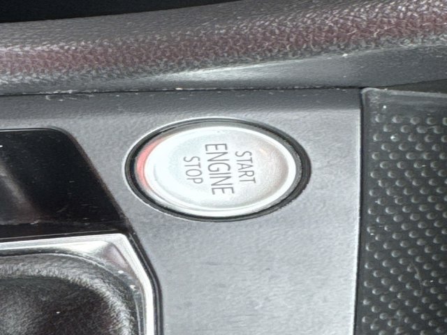 Used 2022  Volkswagen S image 42