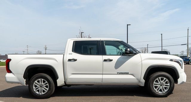 Used 2023 White Toyota SR5 image 5