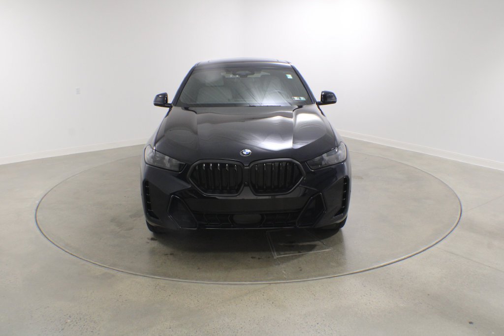 Used 2024 Carbon Black Metallic BMW xDrive40i image 2