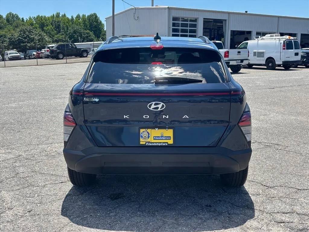 Used 2025 Blue Hyundai SEL image 25