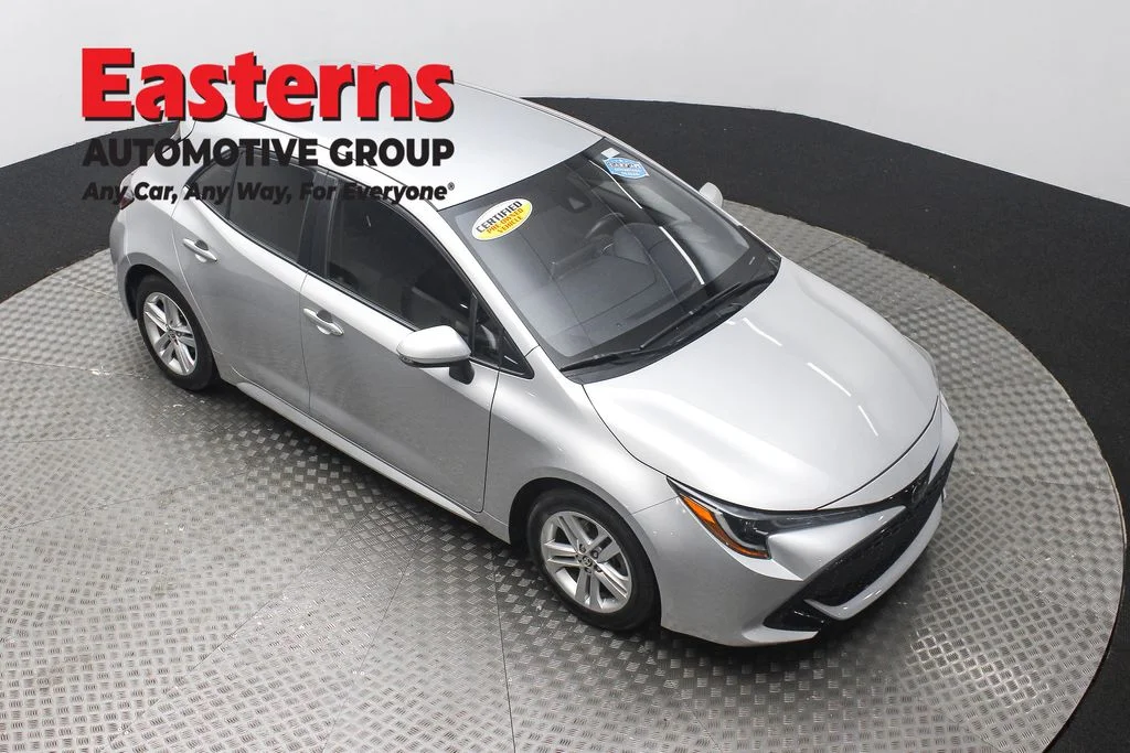 Used 2021 Silver Toyota SE image 3