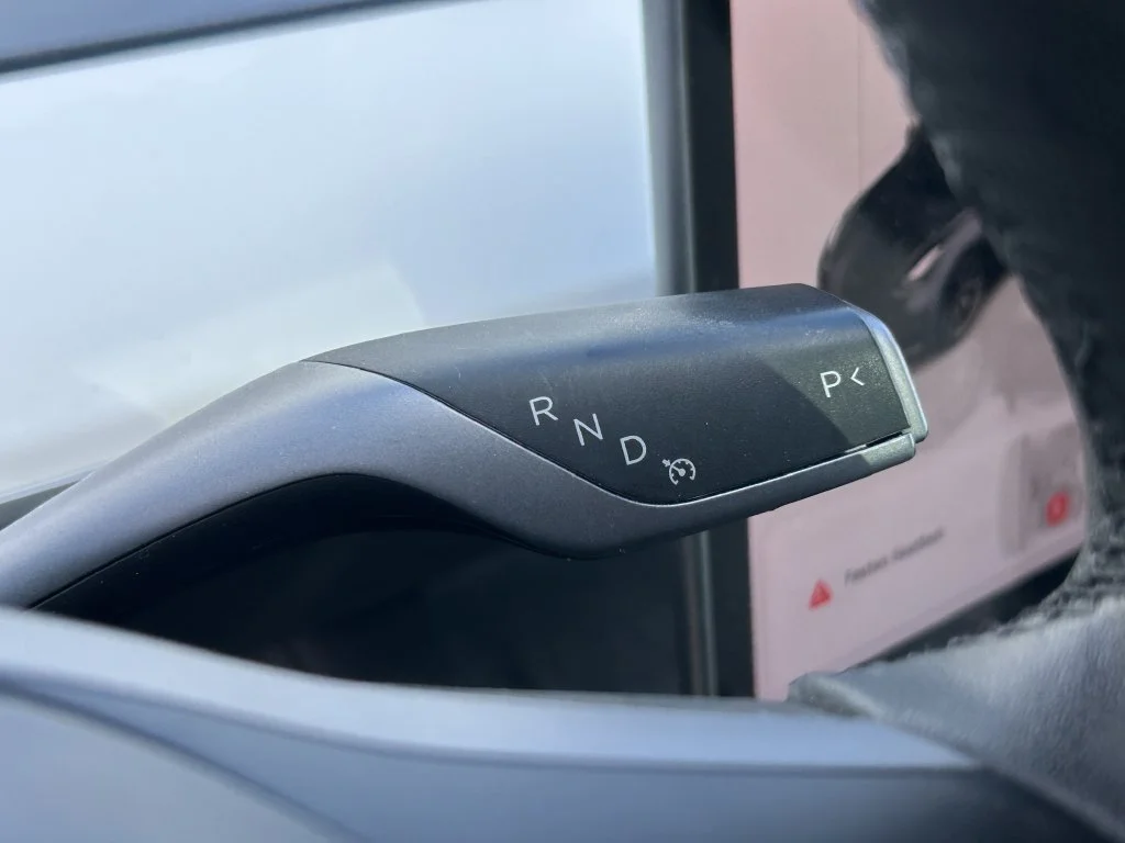 Used 2023  Tesla Base image 27