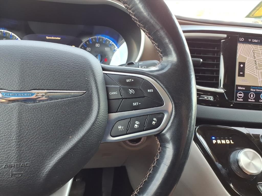 Certified Used 2019 White Chrysler Touring Plus image 17