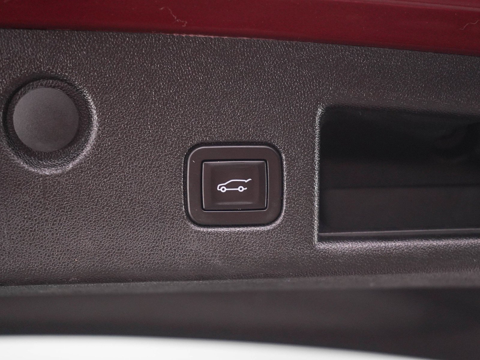 Used 2018 Cajun Red Tintcoat Chevrolet AWD 4dr LT w/2LT image 18