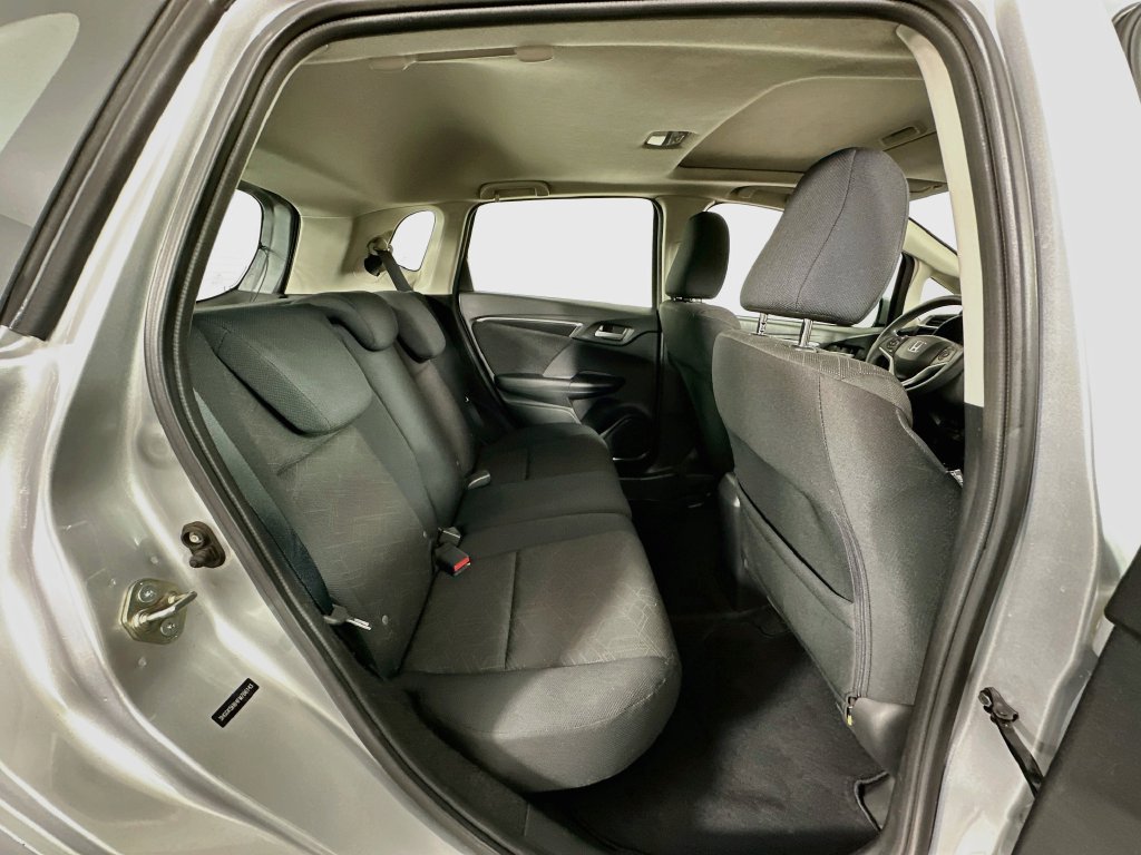 Used 2015  Honda EX image 25