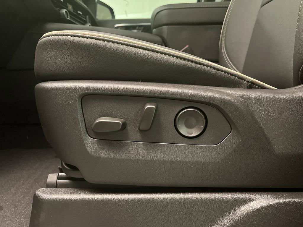 2026 Chevrolet Suburban Premier - Photo 12