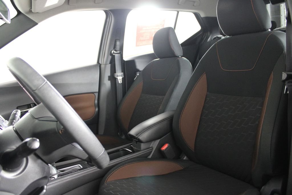 Used 2024 Gray Nissan SR image 18