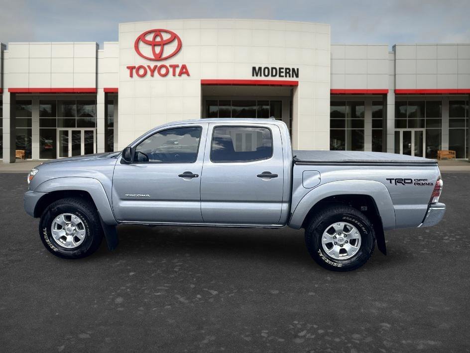 Used 2015 Silver Sky Metallic Toyota Base image 7