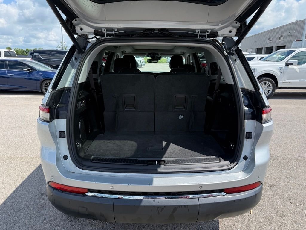 Used 2021 Silver Zynith Jeep Limited image 19