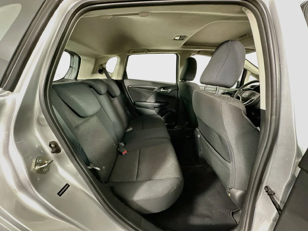 Used 2015 Alabaster Silver Metallic Honda EX image 25