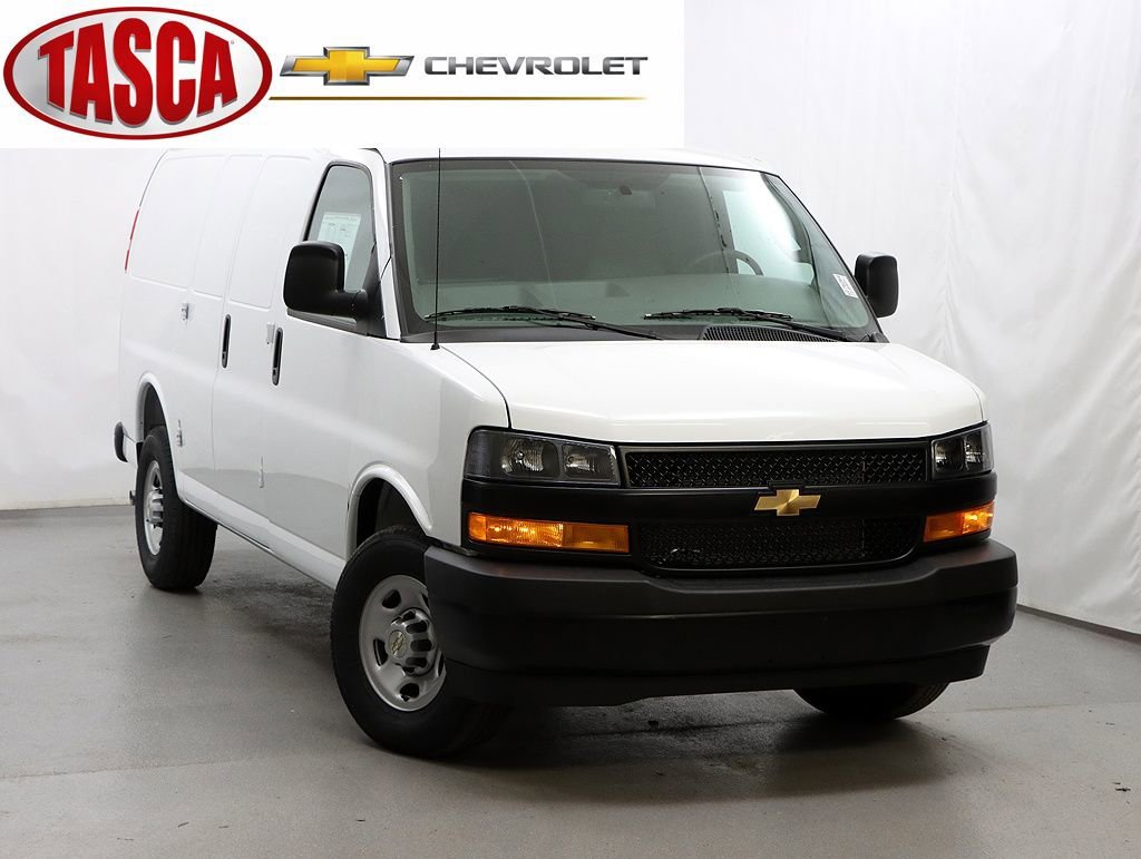 2026 Chevrolet Express 2500 Work Van HD's photo