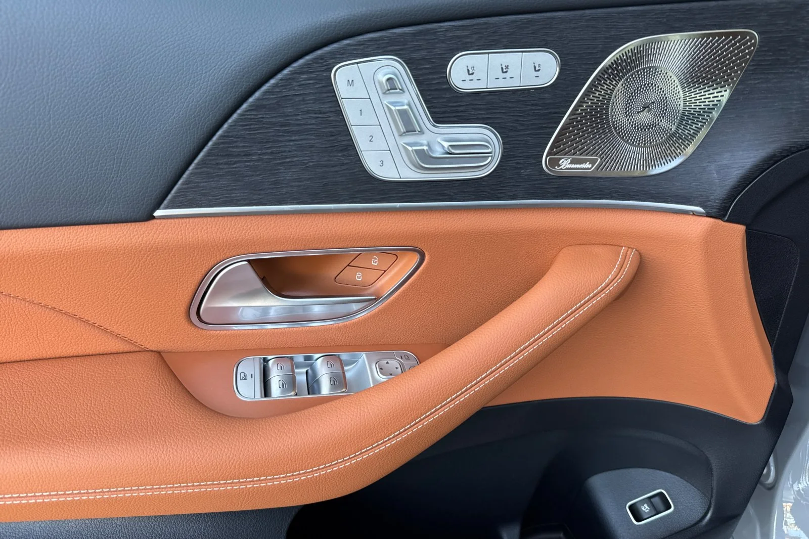 New 2027 MANUFAKTUR Alpine Grey Mercedes-Benz GLS 450 image 8