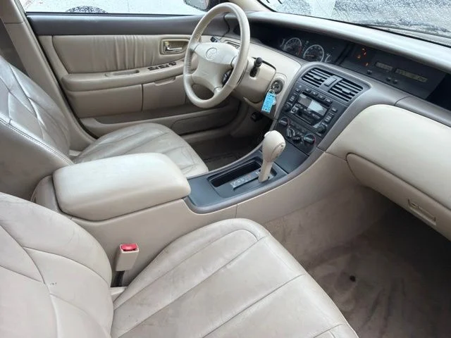 Used 2001 Black Toyota  image 25