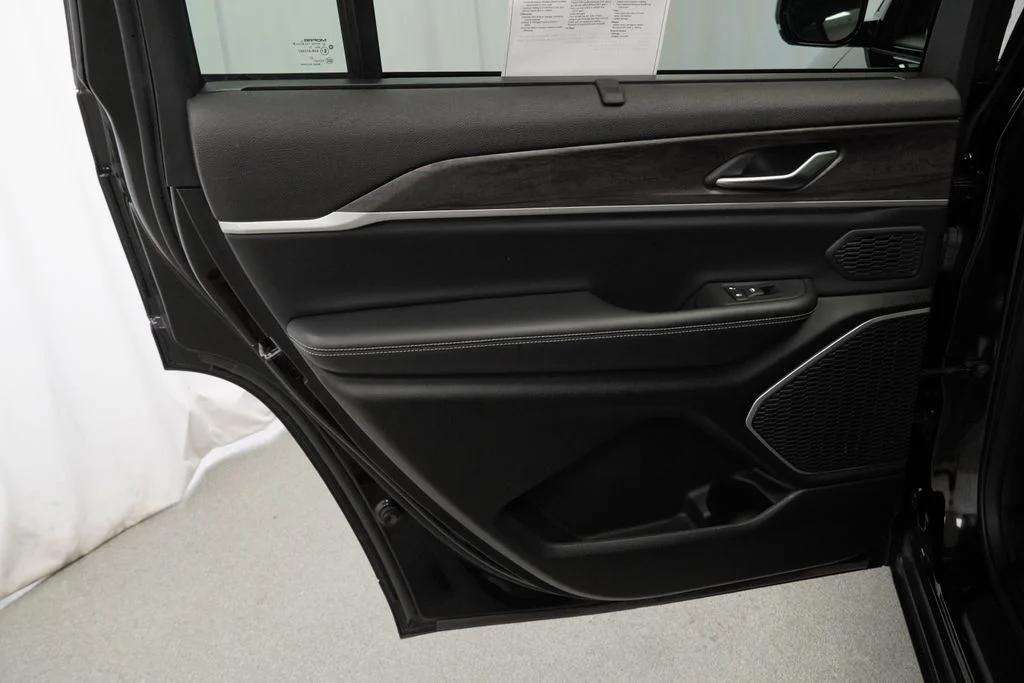 Used 2023 Black Jeep Limited image 45