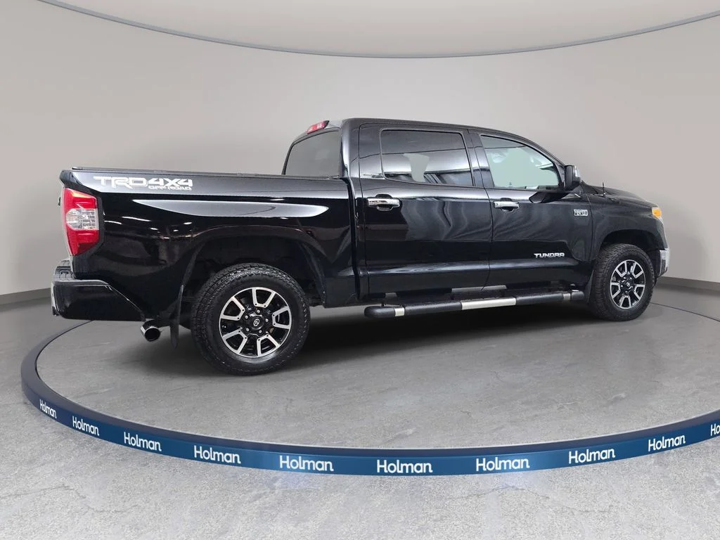 Used 2017  Toyota Limited image 5
