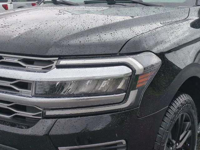 Used 2022 Black Ford XLT image 9