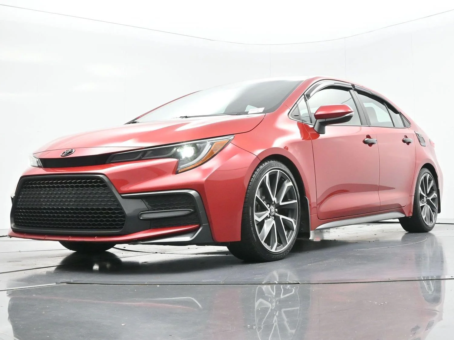 Used 2020 Barcelona Red Metallic Toyota SE image 42
